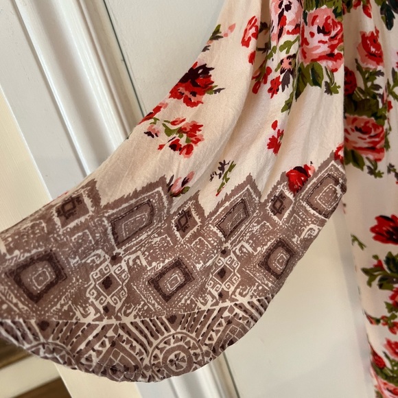 Floral robe - Picture 2 of 4